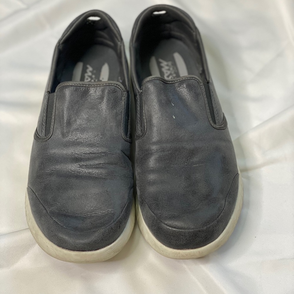 Sketchers: Men’s Sneakers